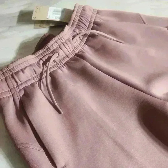 Nike DRI-FIT technology loose fit 7/8 length HIGH RISE NWT - Picture 3 of 14